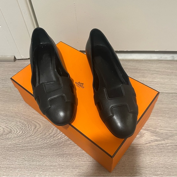 Hermes Shoes - HERMES NICE LEATHER BALLET FLATS Sz 35